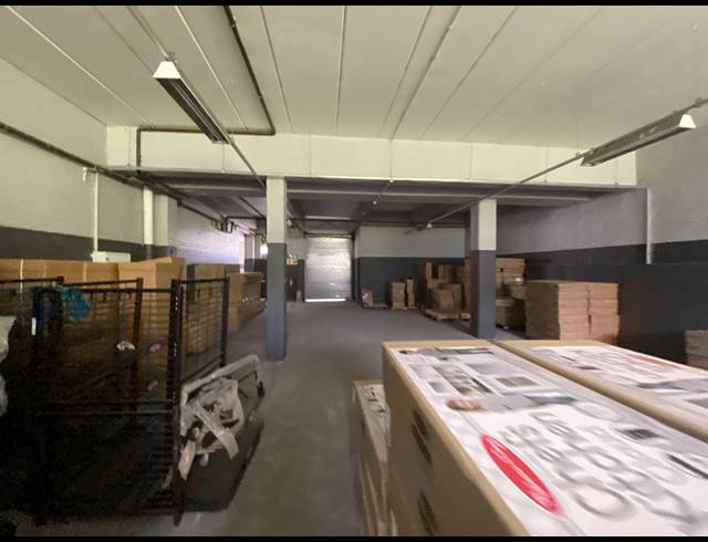 1,548M² WAREHOUSE TO LET IN NEW GERMANY
